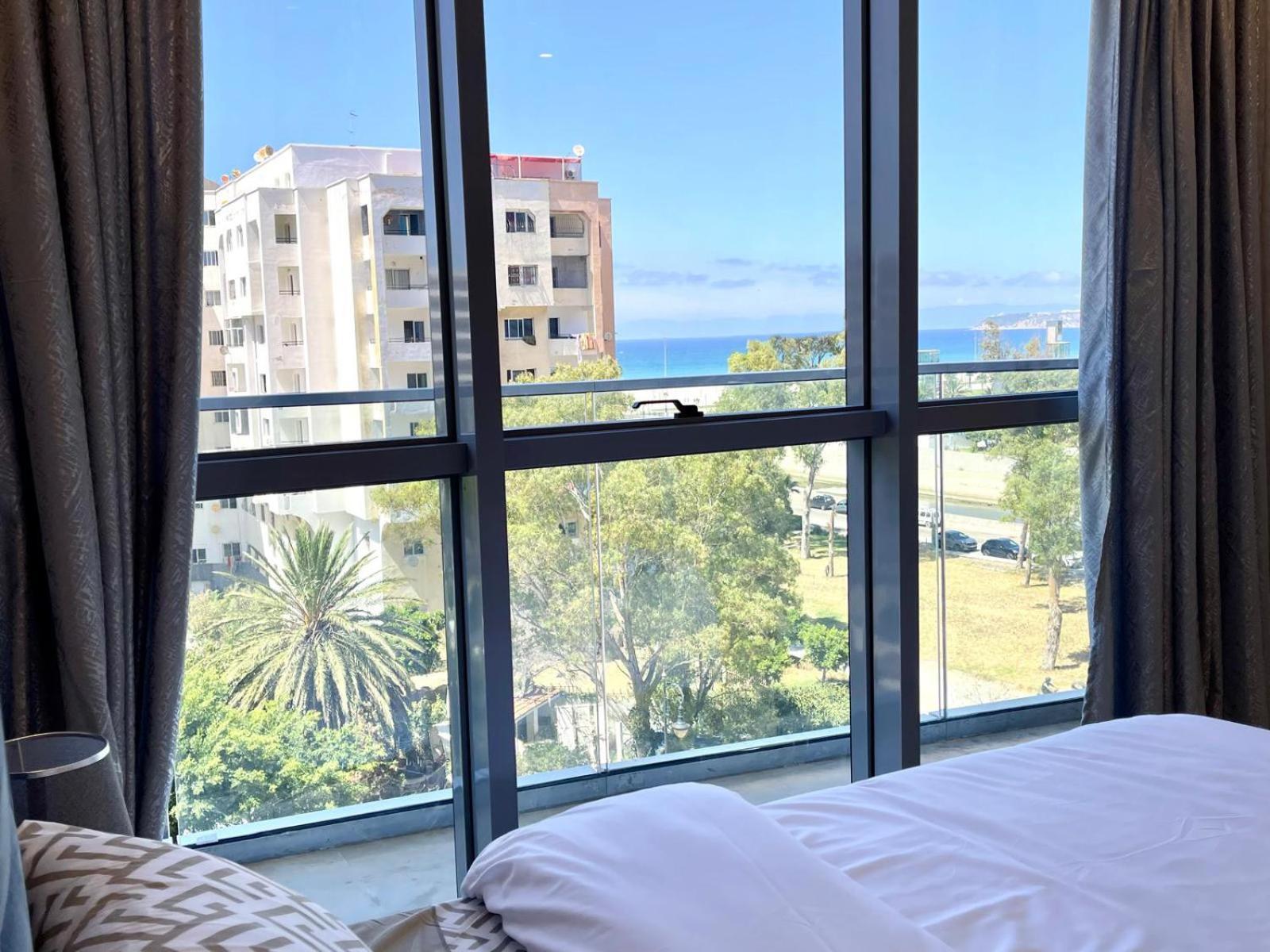 Modern Elegance With Sea Views In Central Tangier - Steps To Beach, Train And Attractions! Экстерьер фото