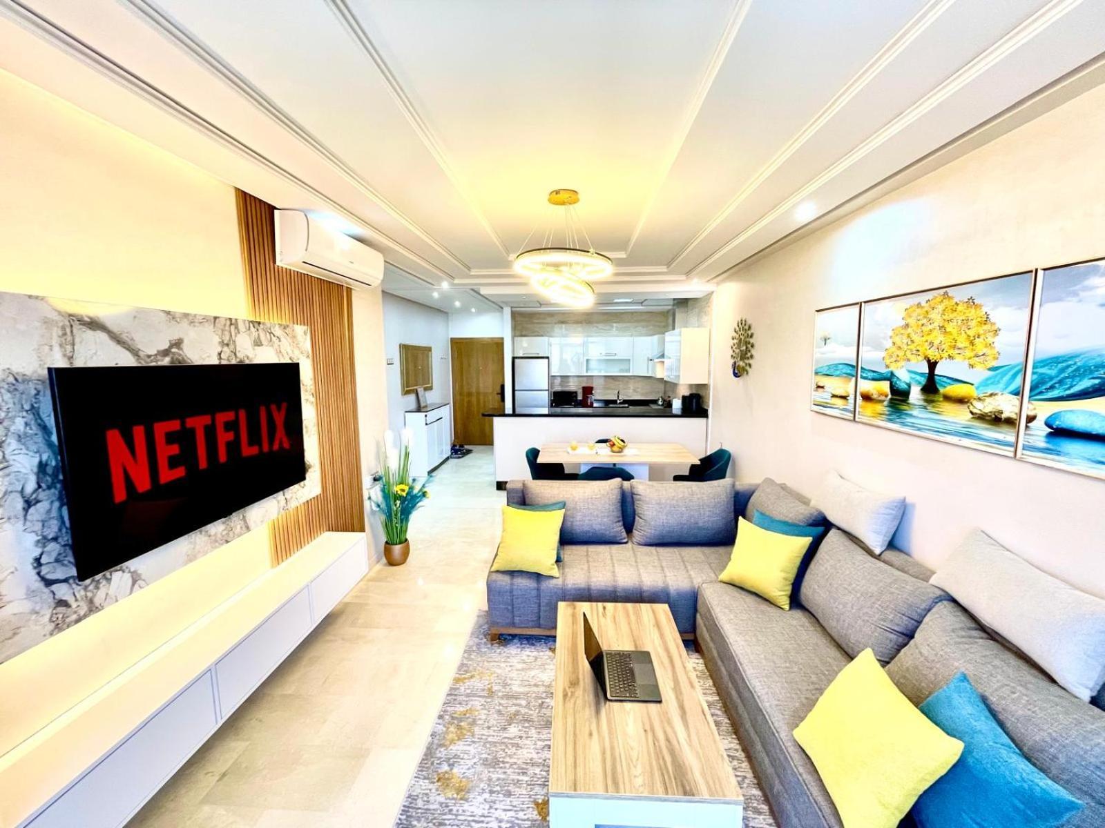 Modern Elegance With Sea Views In Central Tangier - Steps To Beach, Train And Attractions! Экстерьер фото